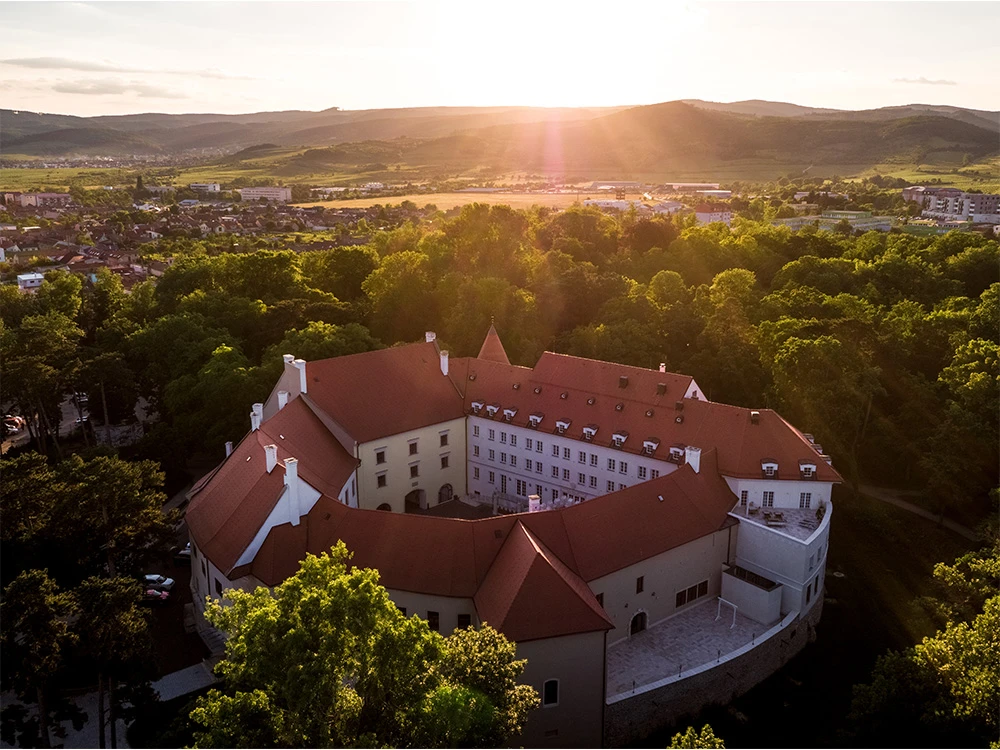 Šimák Zámok Pezinok a okolitá krajina